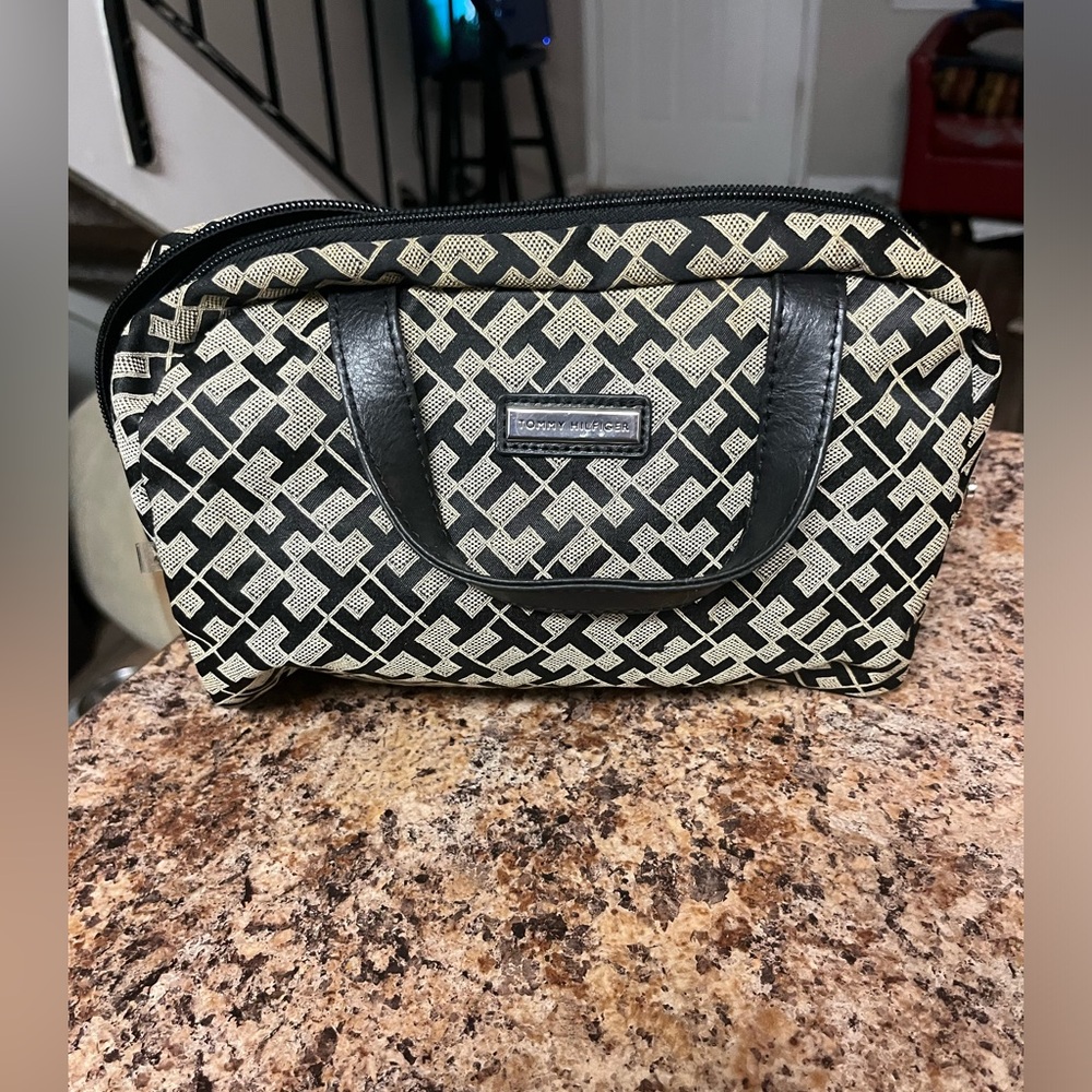 Tommy Hilfiger Purse/small bag